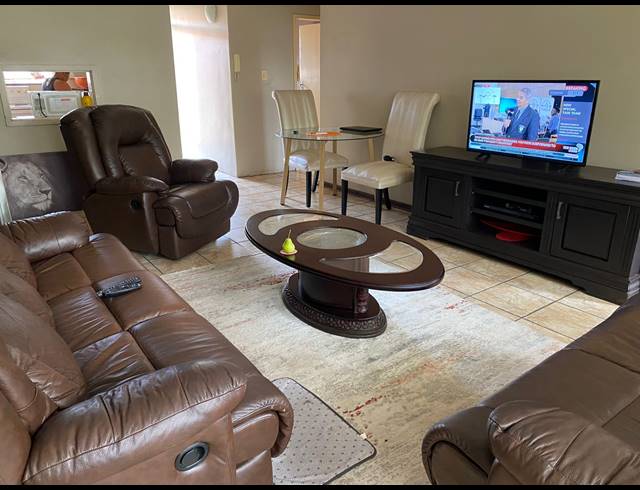 2 BEDROOM APARTMENT FOR SALE IN VANDERBIJLPARK CW 3